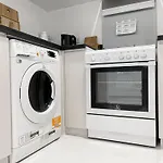 Stunning One Bedroom-Apartment In Carson B