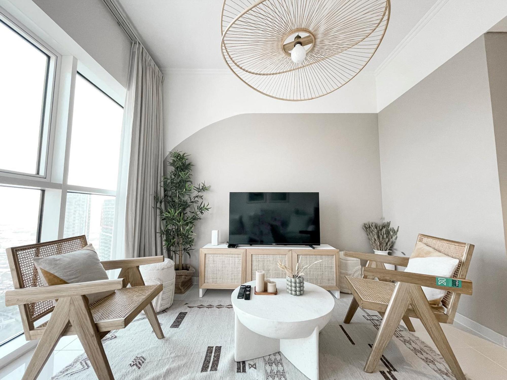 Stunning One Bedroom-apartment In Carson B * Dubai
