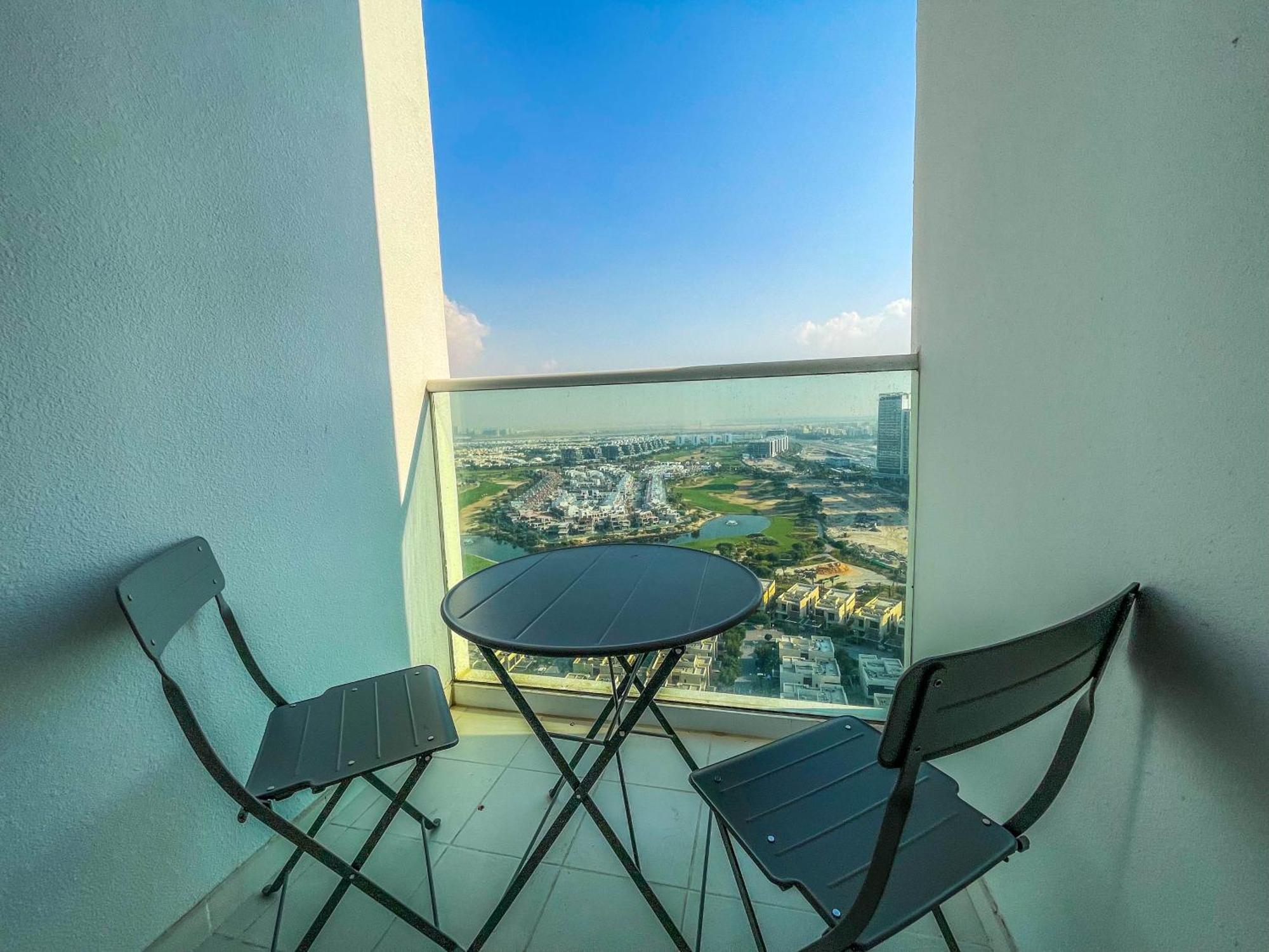 Stunning One Bedroom-apartment In Carson B Dubai