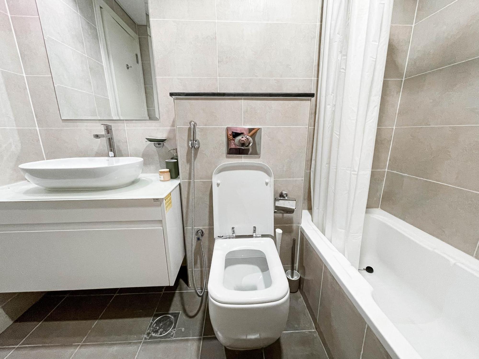 Stunning One Bedroom-apartment In Carson B Apartment